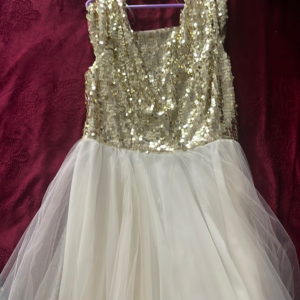 Girl’s dress